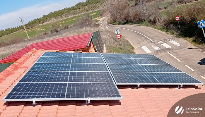 paneles-fotovoltaicos-casa-villalbone-leon-jpg